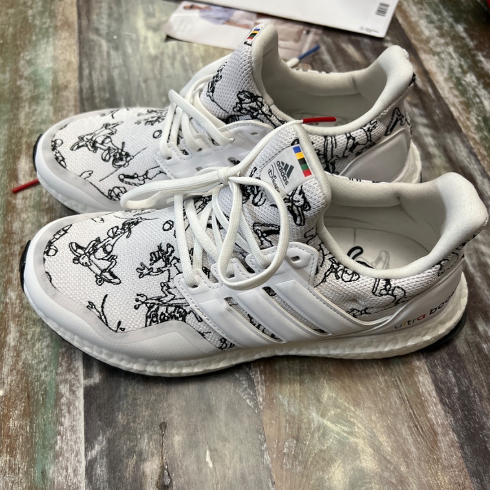 Sneakers - Picture 7 of 7